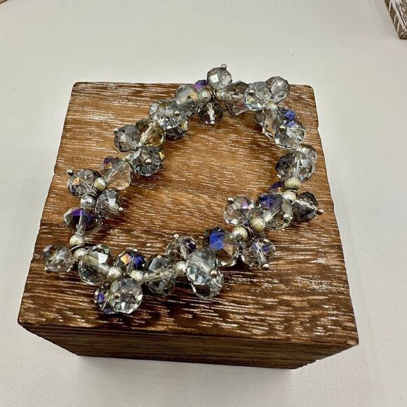 Faceted Crystal Cluster Stretch Bracelet - Picture 3 of 4